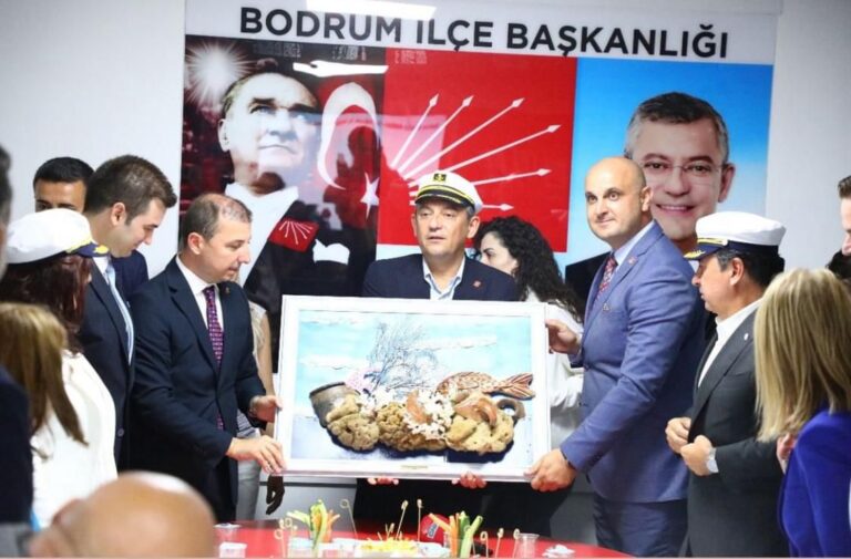 Dr. Vedat Akman: Sanatın Evrensel Diliyle İletişim Kuran Bir Yaratıcı